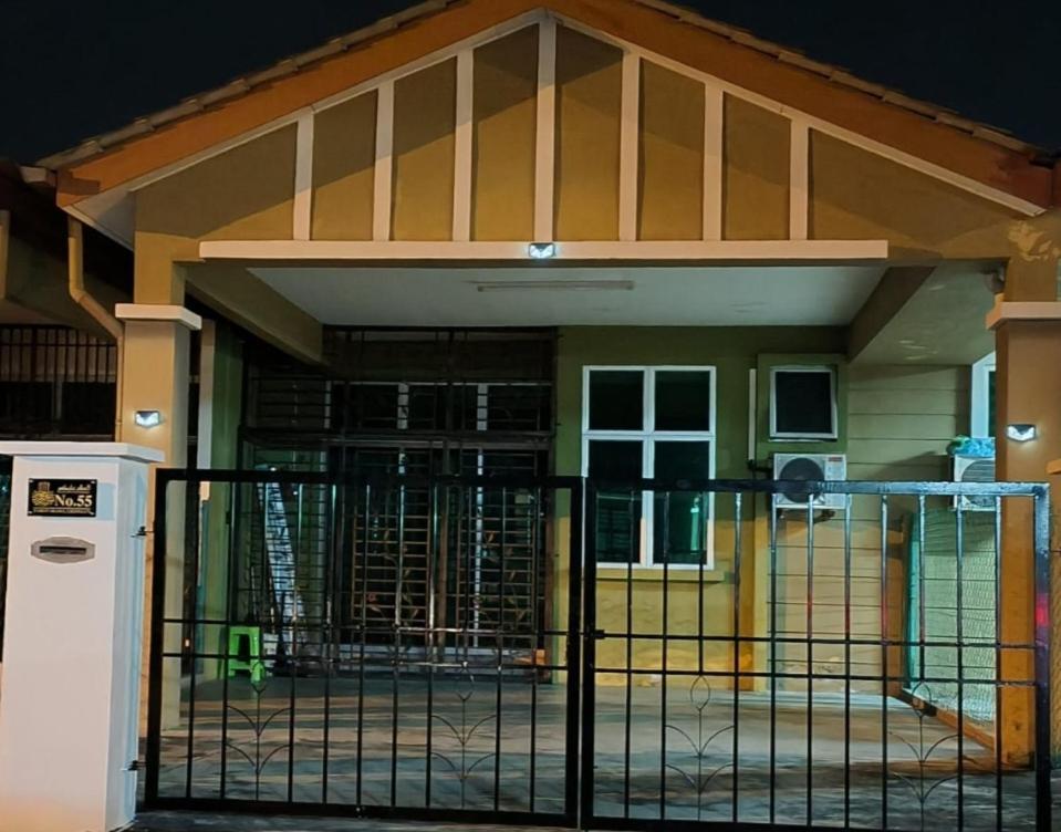 Irdina Homestay Formuslims - 창룬 외부 사진